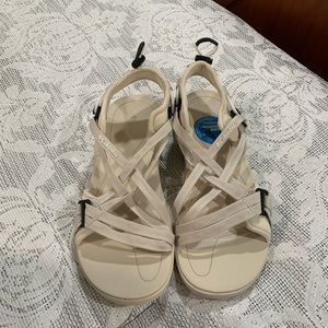 ✨Columbia sandals✨